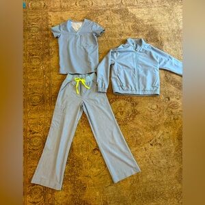 Chic Light wash Denim-style FIGS Scrubs XS